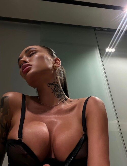 Nessa Orlova | rusmeganfox | nessamooore Nude Leaked Onlyfans Photo